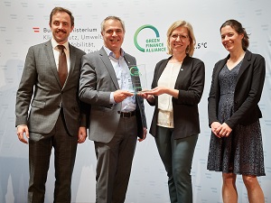 Bild vom Launch der Green Finance Alliance Bild vom Launch der Green Finance Alliance - Christoph Siegele (Asset Portfoliomanager fair-finance), Markus Zeilinger (Gründer fair-finance), Leonore Gewessler (Klimaschutzministerin) & Alexandra Schwaiger (Nachhaltigkeit & CSR fair-finance)